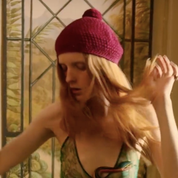 Gucci Purple Cotton Pom Pom Crochet Beret Hat - Picture 2 of 6